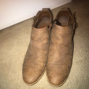 Xappeal Kaydee style boot. Size 9.5